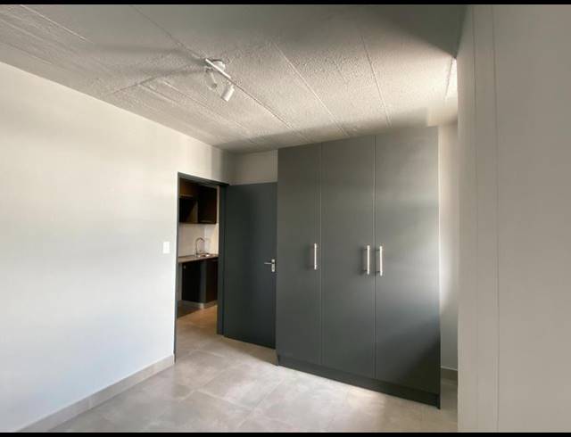 1 BEDROOM PROPERTY TO RENT IN LYNNWOOD RIDGE